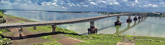 Kizuna Bridge over the Mekong River at Kampong Cham, Cambodia by Asienreisender